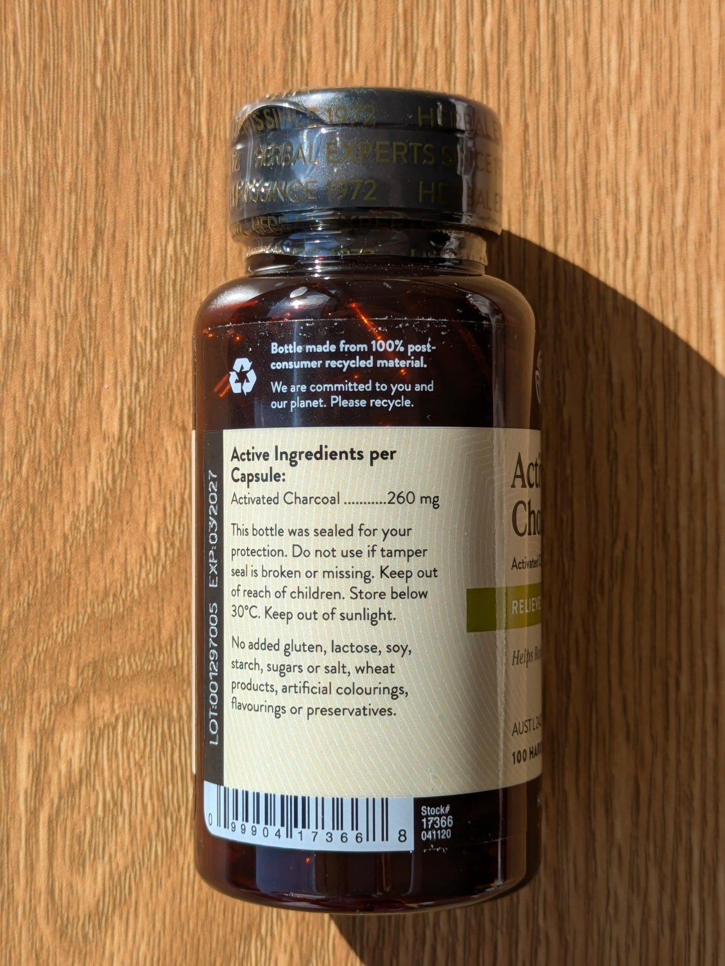 Nature's Sunshine Activated Charcoal 260mg 100 capsules. side.